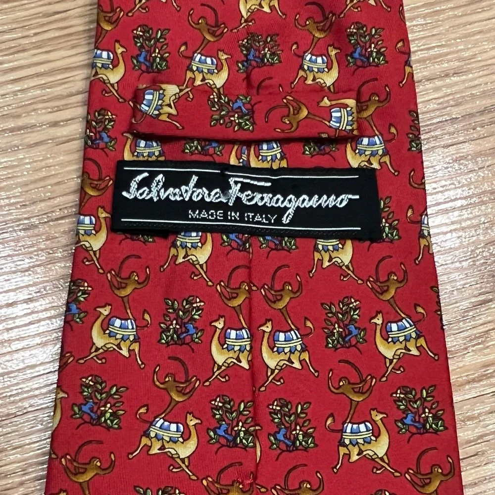 Salvatore Ferragamo red silk Necktie made in Italy Camels‎ & Monkeys
